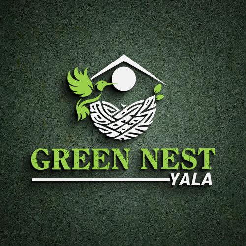 Green Nest Yalaに飾ってある許可証、賞状、看板またはその他の書類