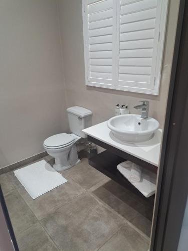 Bilik mandi di Abella Bed and Breakfast