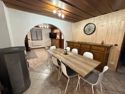 Køkken eller tekøkken på Maison de vacances avec grand terrain