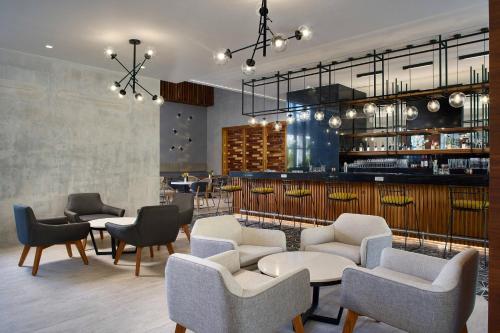 Courtyard by Marriott Merida Downtownにあるシーティングエリア