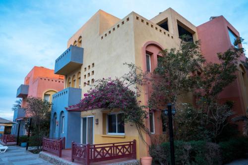 a building in the middle of a street at Al Dora Resort All Inclusive Hotel in Hurghada