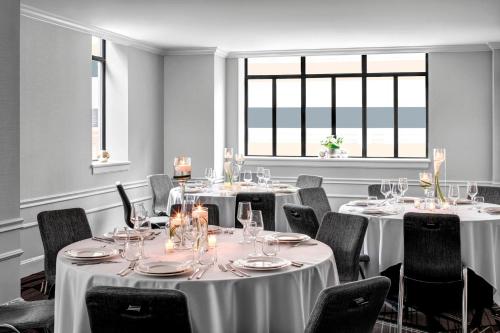 Le Meridien Indianapolis Image