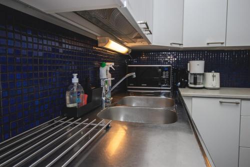 Foto Cozy apartment near Metro Station 3