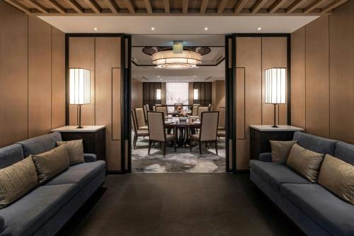 Χώρος καθιστικού στο Courtyard by Marriott Taipei