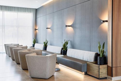 Posezení v ubytování AC Hotel by Marriott Minneapolis West End