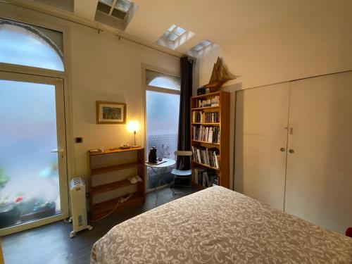 Photo de la galerie de l'établissement Chambre chez l'habitant avec salle de bain privative, à Saint-Ouen