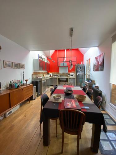 Photo de la galerie de l'établissement Chambre chez l'habitant avec salle de bain privative, à Saint-Ouen