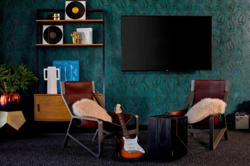 MOXY Minneapolis Uptown Image