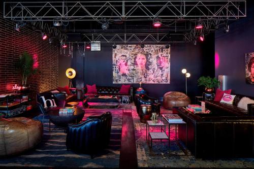 MOXY Minneapolis Uptown Image