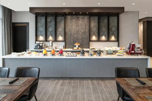 Jídlo v hotelu nebo okolí