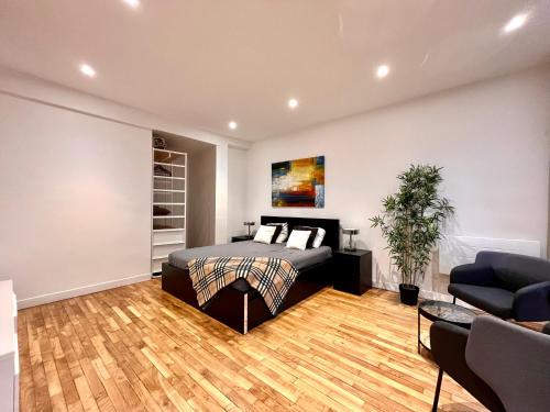 Superbe Grand Studio avec balcon Intra-Muros