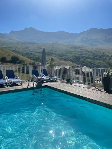 Appartement chaleureux et rénové - piscine extérieure chauffée