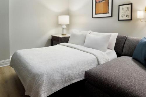 Ένα ή περισσότερα κρεβάτια σε δωμάτιο στο Courtyard by Marriott New Orleans French Quarter/Iberville