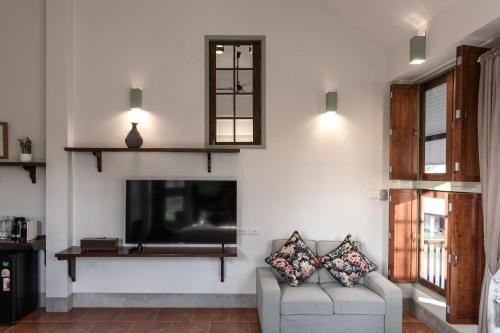 Μια τηλεόραση ή/και κέντρο ψυχαγωγίας στο Villa Pateh