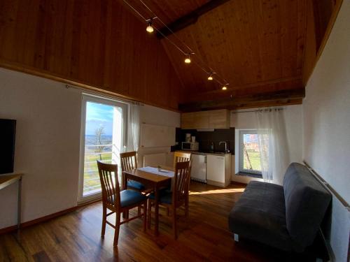 Una cocina o zona de cocina en Geinberg Suites & Via Nova Lodges