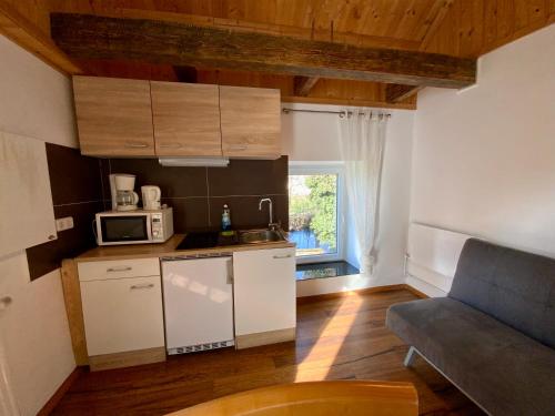 Una cocina o zona de cocina en Geinberg Suites & Via Nova Lodges