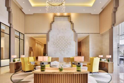 Posezení v ubytování Courtyard by Marriott Madurai