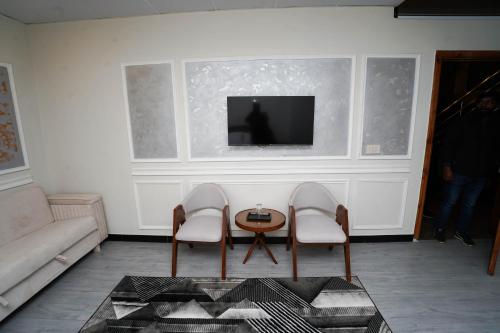 Μια τηλεόραση ή/και κέντρο ψυχαγωγίας στο Luxvill Hotel