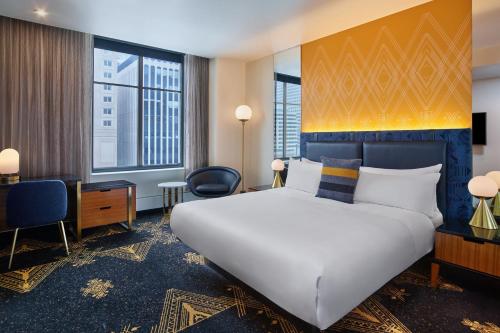 W Minneapolis - The Foshay Image