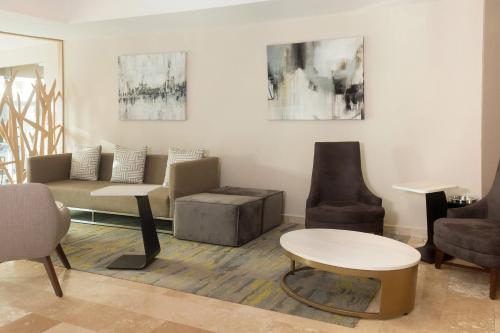 Χώρος καθιστικού στο Courtyard by Marriott Villahermosa Tabasco