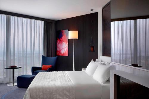 Signature King Suite with Bosphorus View - Club Lounge Access