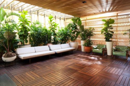 Zona de estar de The Laylow Waikiki, Autograph Collection