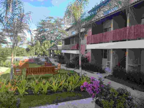 a rendering of the courtyard of a building at Residencial TIE Praia de Guarajuba in Camacari