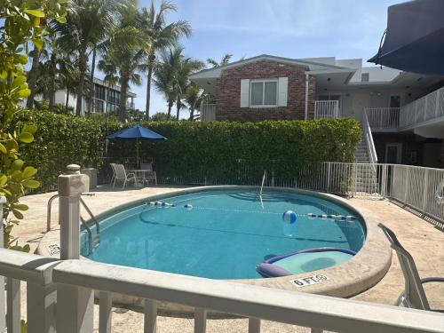 Kolam renang di atau dekat dengan Key Biscayne Beach Vacation