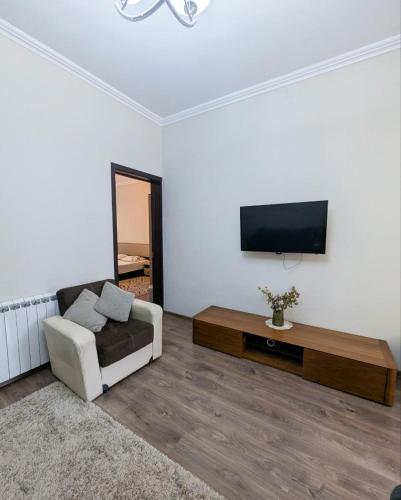 TV a/nebo společenská místnost v ubytování Elena Apartment
