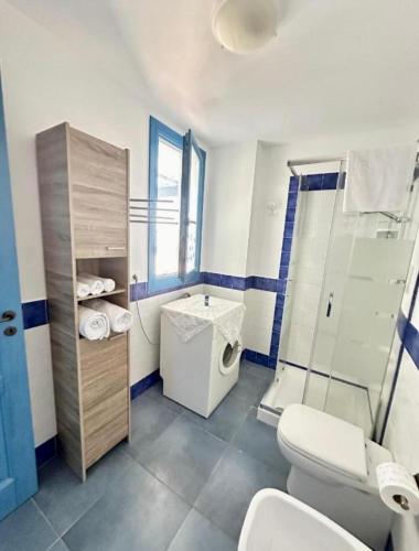 Ένα μπάνιο στο Mazzarelli Blu Apartment