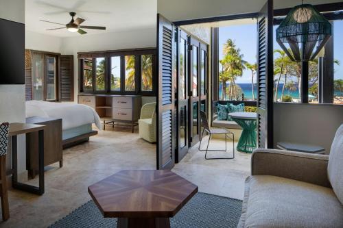 Postel nebo postele na pokoji v ubytování Carambola Beach Resort St. Croix, US Virgin Islands