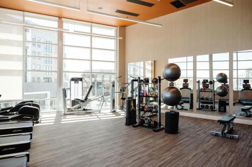 Fitness centrum a/nebo fitness zařízení v ubytování Element Reno Experience District