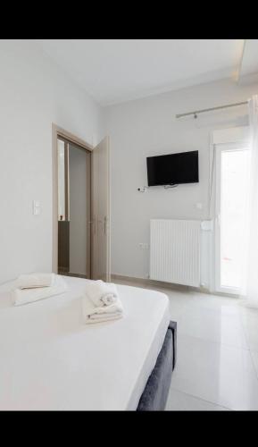 Center at Al Svolou str -50 sqm - 3 p - 2 balconies -2 Tvs - Optical fiber - Washine machine - Fully equipped kitchen - 8th floor