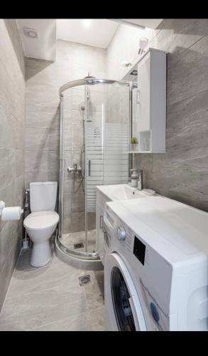 Center at Al Svolou str -50 sqm - 3 p - 2 balconies -2 Tvs - Optical fiber - Washine machine - Fully equipped kitchen - 8th floor