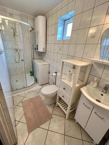 Koupelna v ubytování Dom wakacyjny nad Jeziorem Dadaj