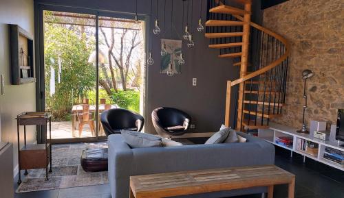 Photo de la galerie de l'établissement Déconnectez, Respirez au Domaine de la Beurrerie, 25 mn du Puy - Piscine Naturelle Privative - Full Confort et Calme absolu, 2 Chambres doubles, à Saint-André-sur-Sèvre