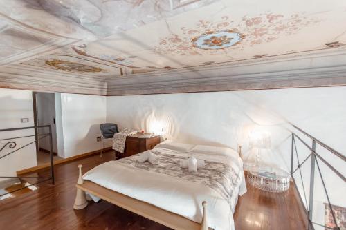 Elegant Loft Serragli