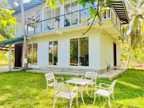 Κήπος έξω από το Tangalle Serenity Bungalow