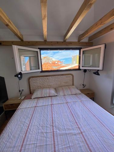 Lisbon Duplex Alfama, River Views