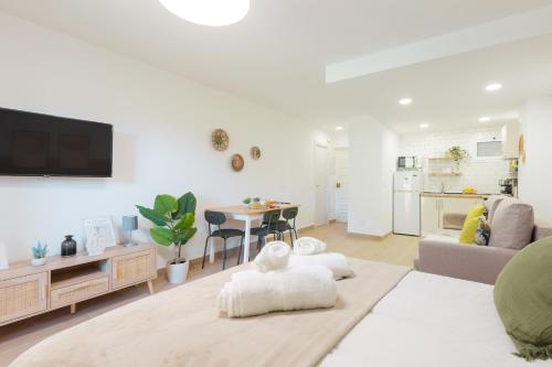 OceanBlue Suite Studio - Piscina