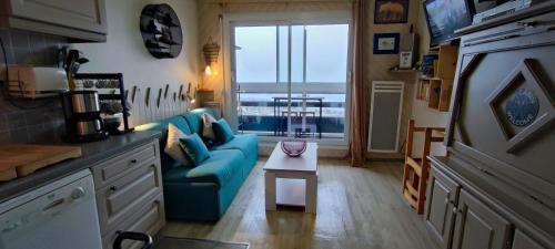 Kuchyň nebo kuchyňský kout v ubytování studio Batlou ménage inclus a la pierre st Martin pyrénée