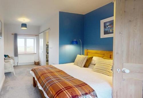 Postel nebo postele na pokoji v ubytování Kynance Cottage - Pendour