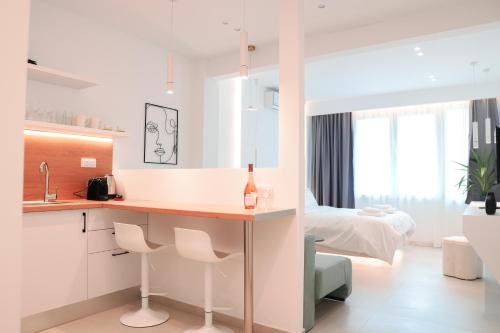 THE LOT luxury suites