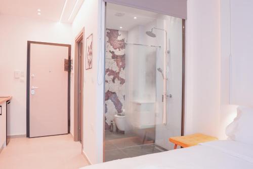 THE LOT luxury suites