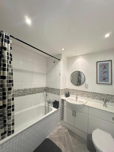 Vannituba majutusasutuses Idyllic Riverside Retreat