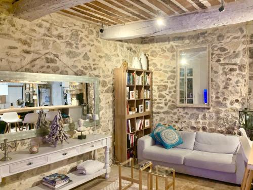 Posedenie v ubytovaní Cannes Suquet appartement cosy
