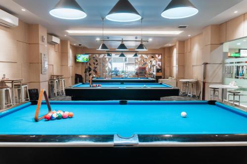 Mesa de billar en Muara Hotel and Mall Ternate