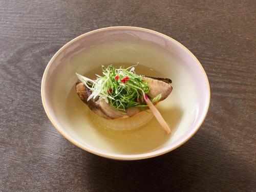旅館の敷地内または近くでの食事または食べ物