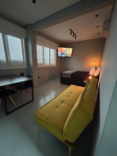 TV/trung tâm giải trí tại Apartamento Frente a Praia do Embare Santos 2