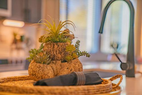 Ảnh trong thư viện ảnh của Walk out Patio-Grill-Pool with View-Golfing Area S134 ở Scottsdale
